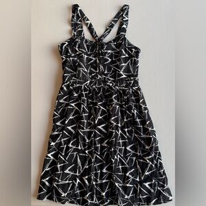 Women’s Forever 21 Black and White Patterned Dress